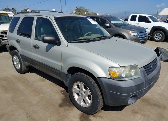 2005 FORD Escape