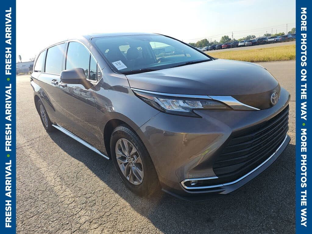 2022 TOYOTA Sienna