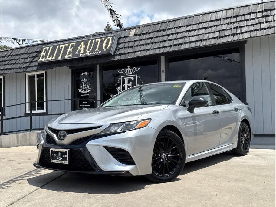 2020 TOYOTA Camry