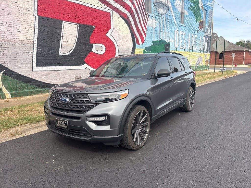 2021 FORD Explorer