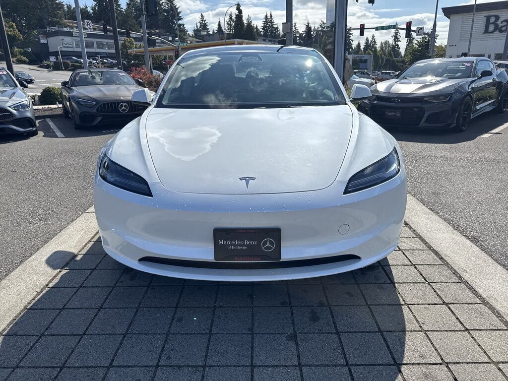 2025 TESLA Model 3