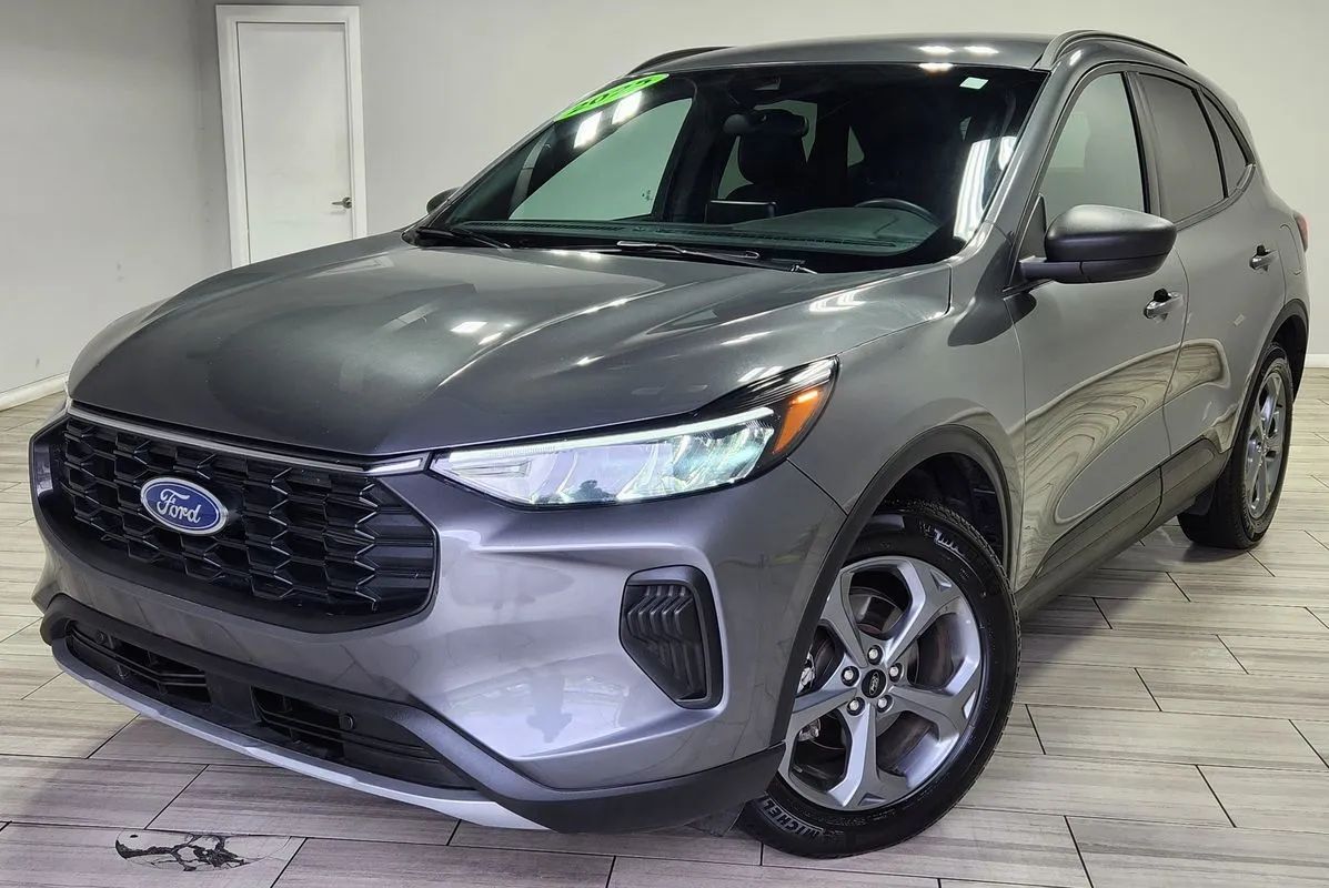 2025 FORD Escape