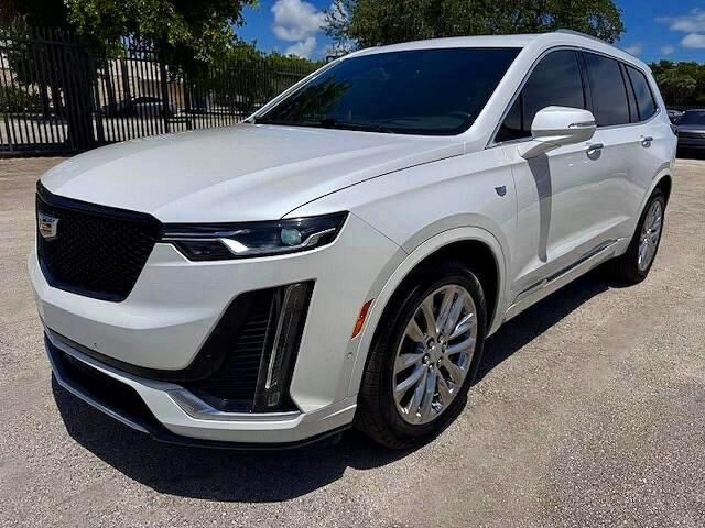 2021 CADILLAC XT6