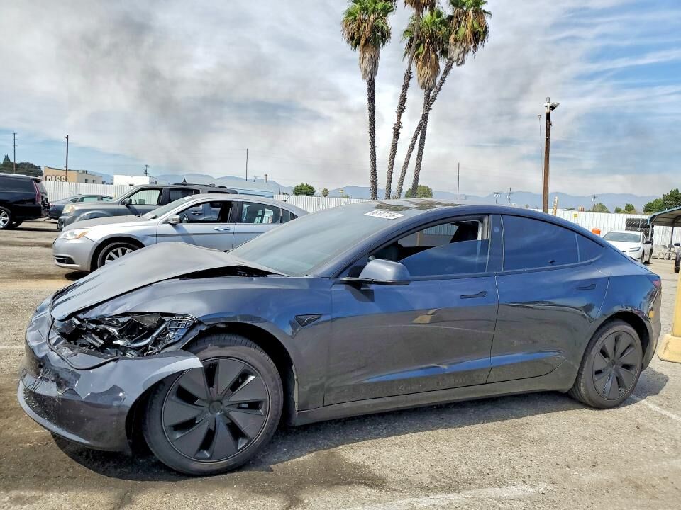 2026 TESLA Model 3