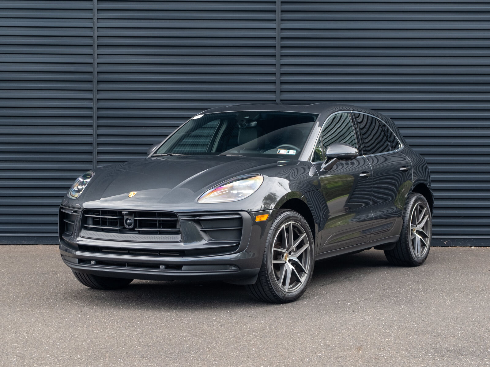 2023 PORSCHE Macan