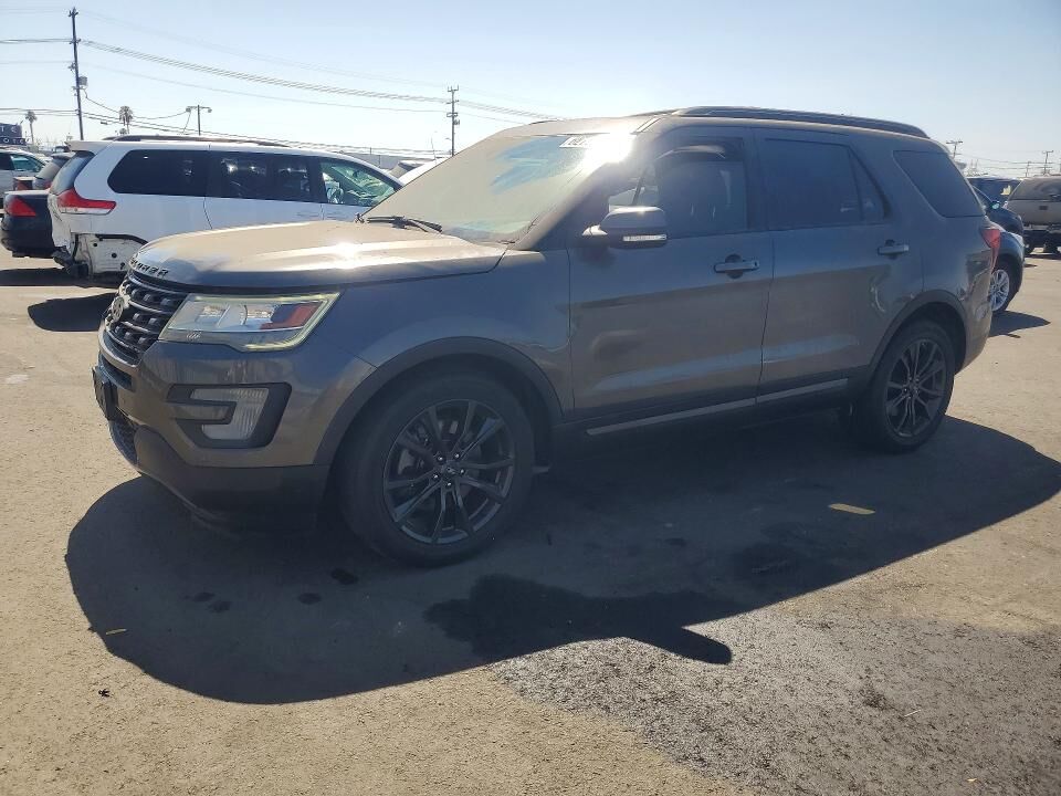 2017 FORD Explorer