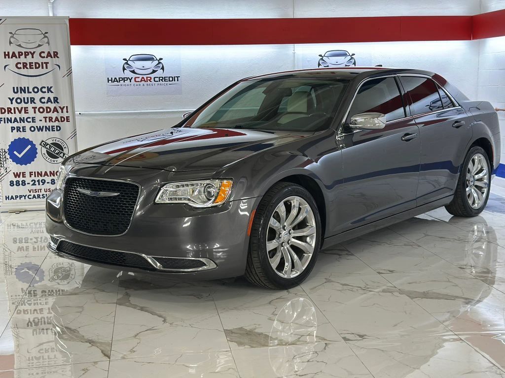 2019 CHRYSLER 300