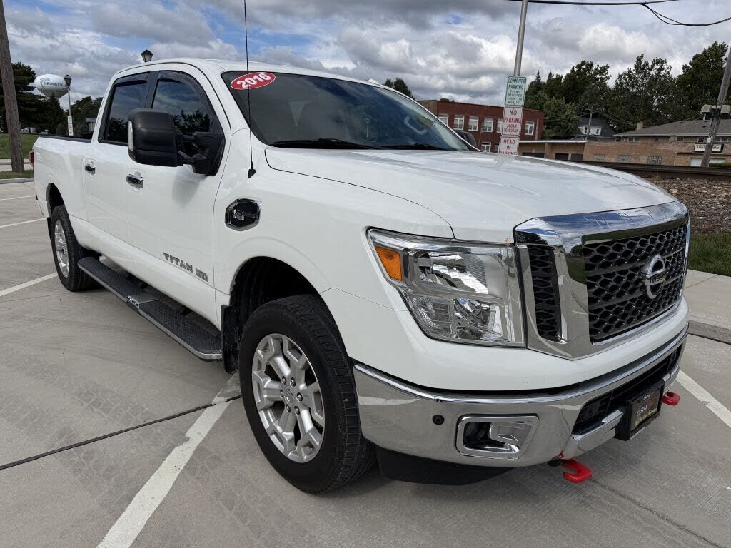 2016 NISSAN Titan