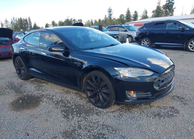 2015 TESLA Model S