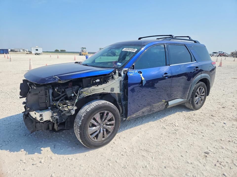 2022 NISSAN Pathfinder