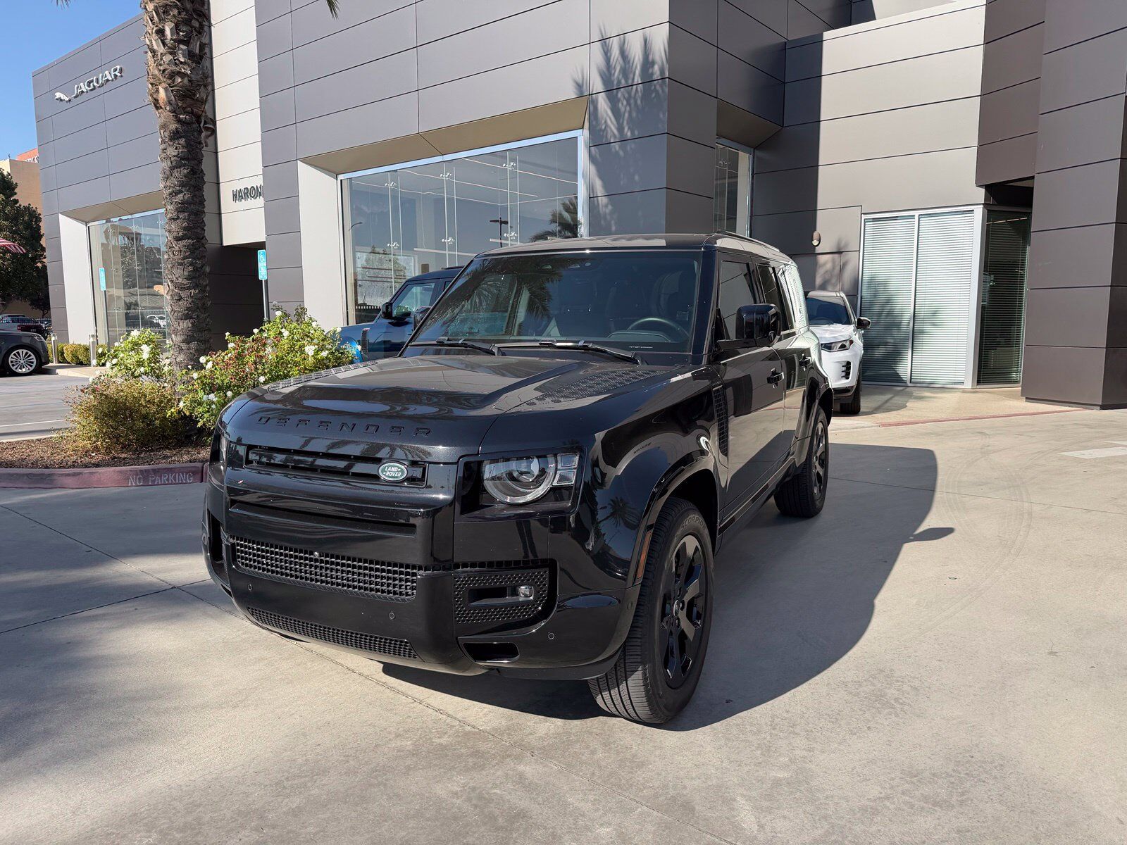 2024 LAND ROVER Defender