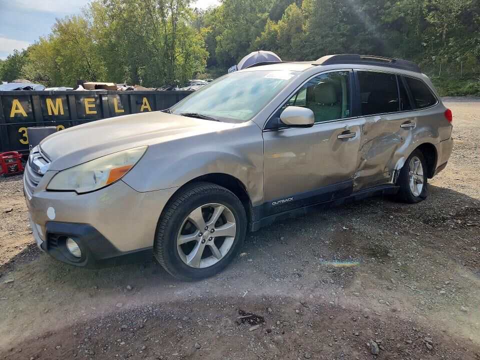 2014 SUBARU Outback