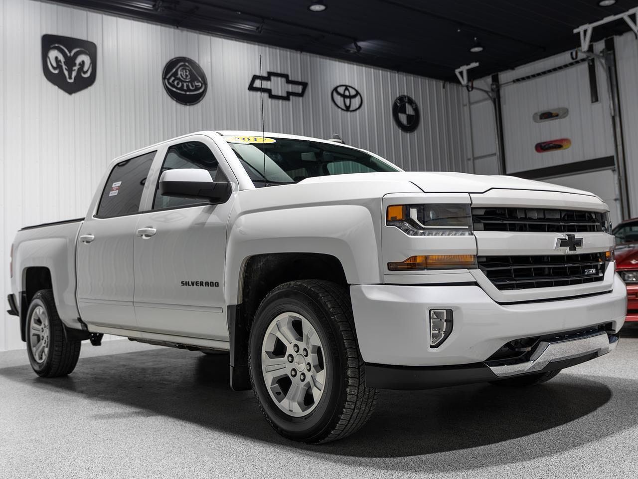 2017 CHEVROLET Silverado
