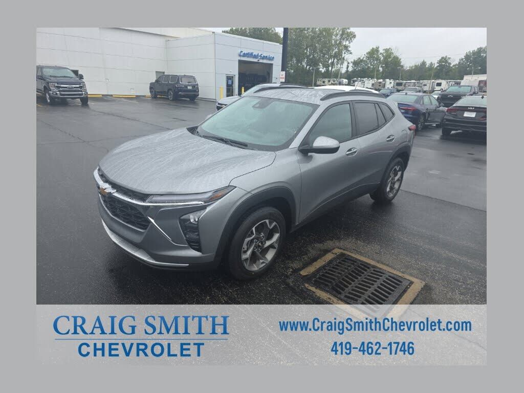 2025 CHEVROLET Trax