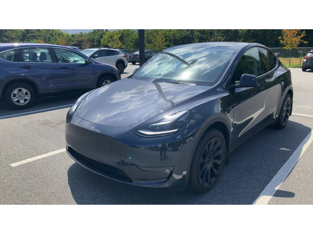 2024 TESLA Model Y