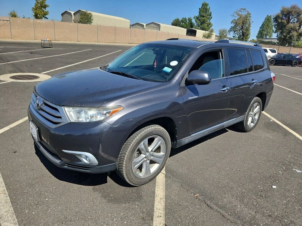 2013 TOYOTA Highlander