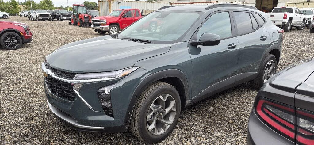 2026 CHEVROLET Trax