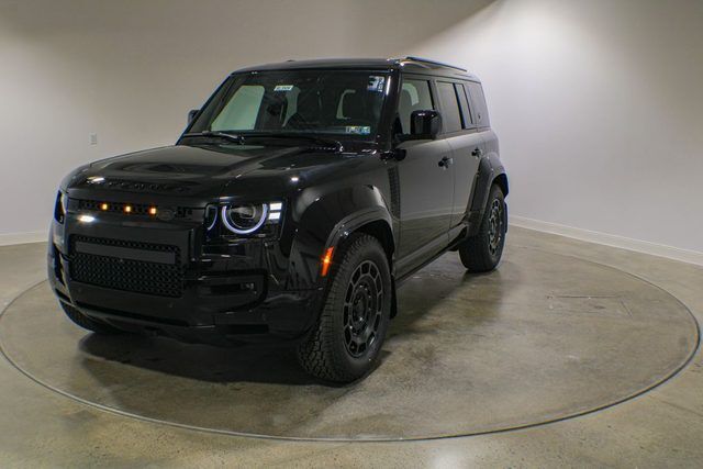 2026 LAND ROVER Defender