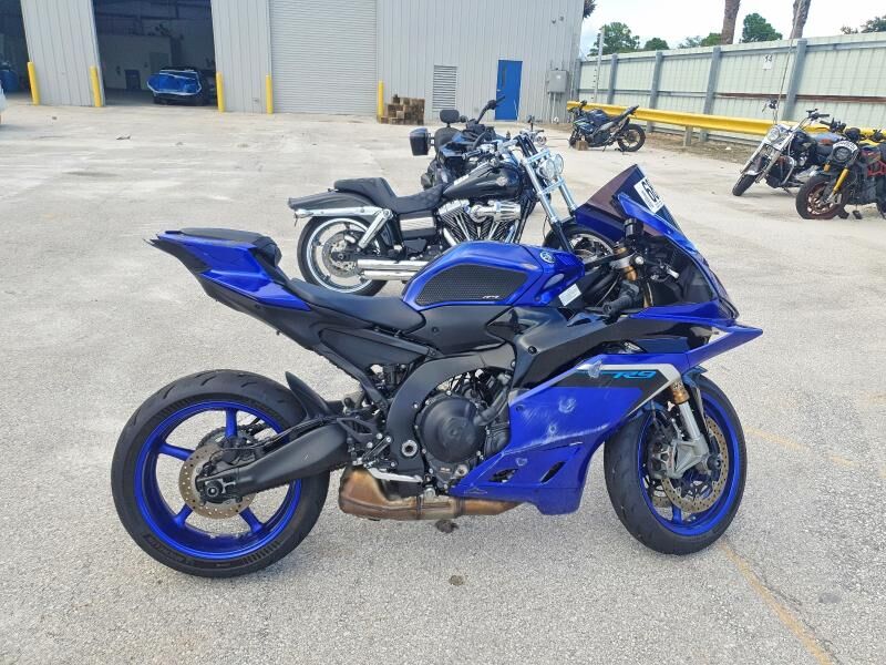 2025 YAMAHA YZF