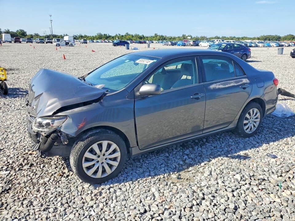 2013 TOYOTA Corolla