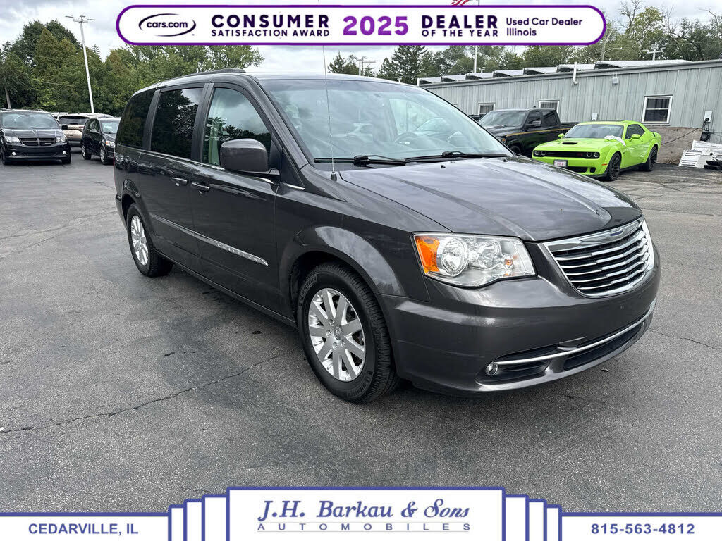 2016 CHRYSLER Town and Country
