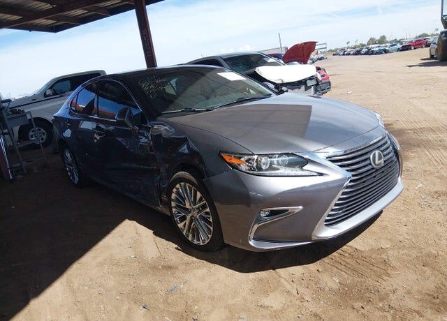 2017 LEXUS ES