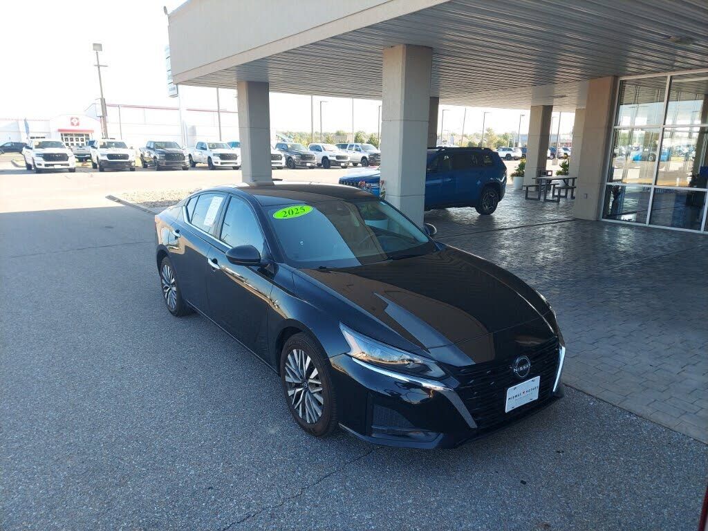 2025 NISSAN Altima