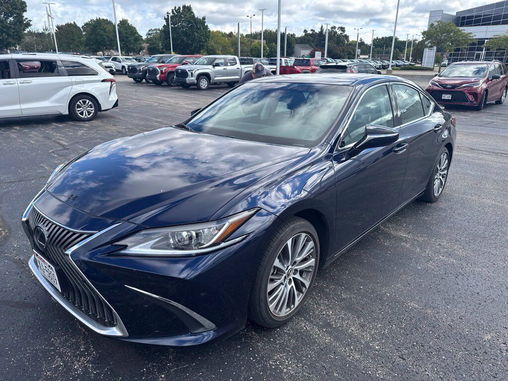 2021 LEXUS ES
