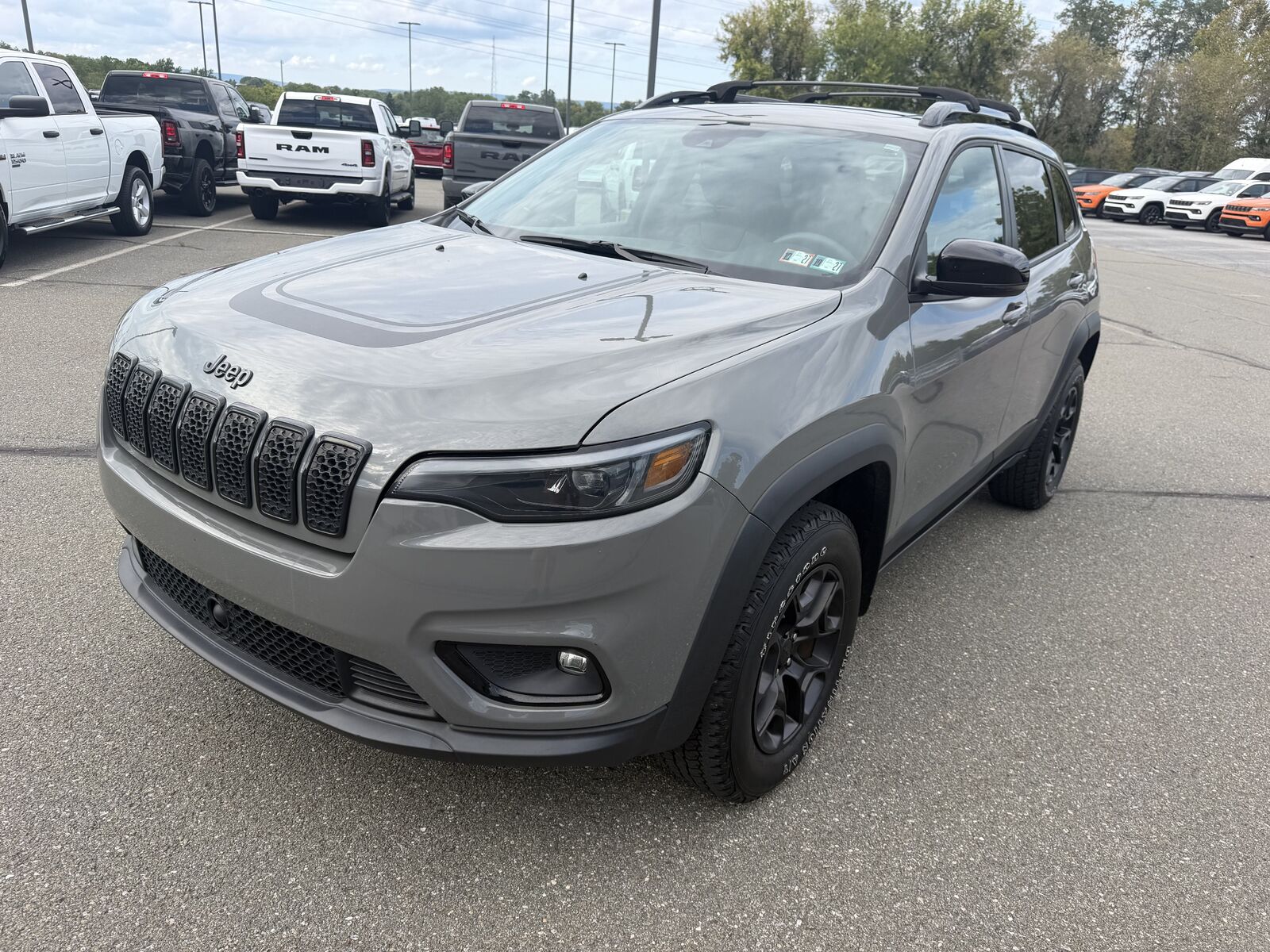 2022 JEEP Cherokee