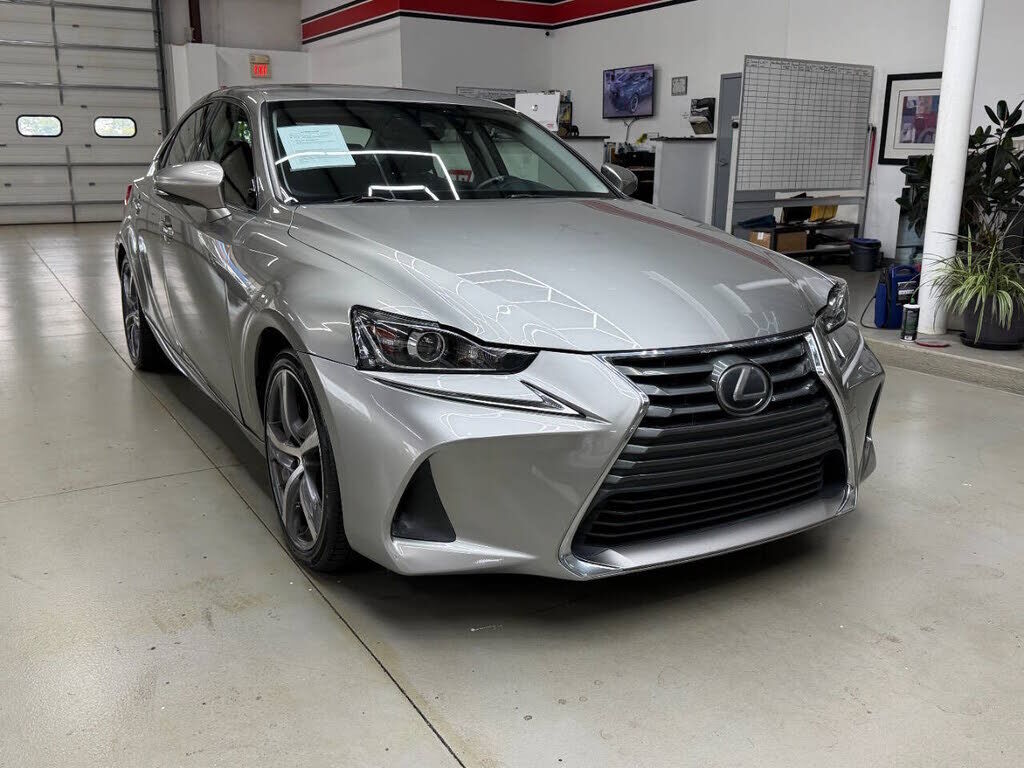 2018 LEXUS IS