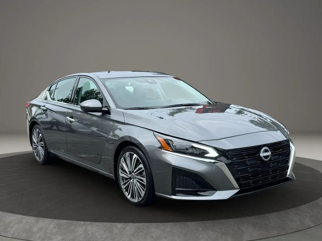2025 NISSAN Altima