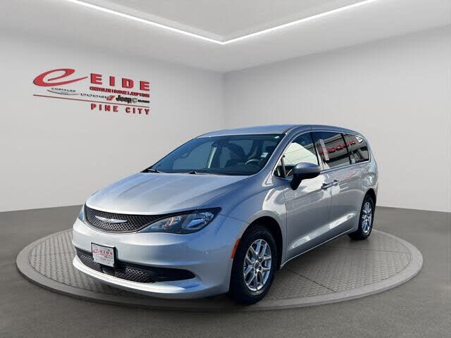 2023 CHRYSLER Voyager