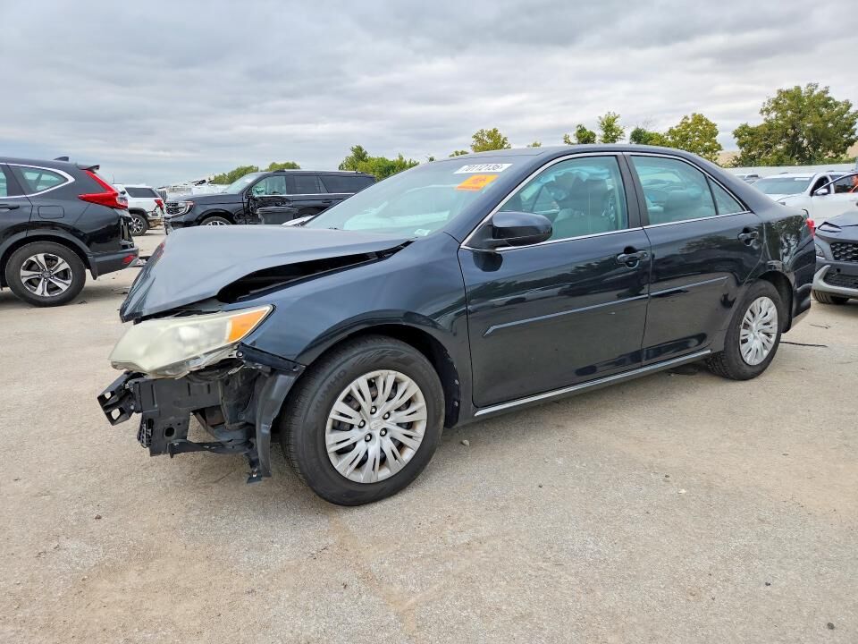 2013 TOYOTA Camry
