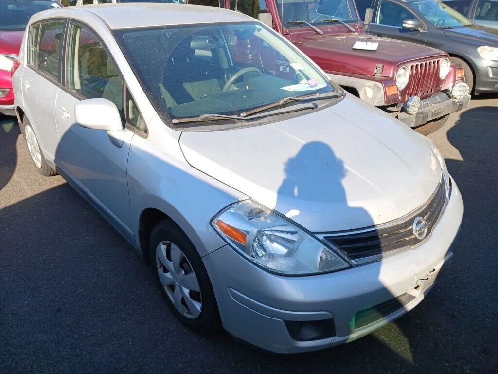 2011 NISSAN Versa