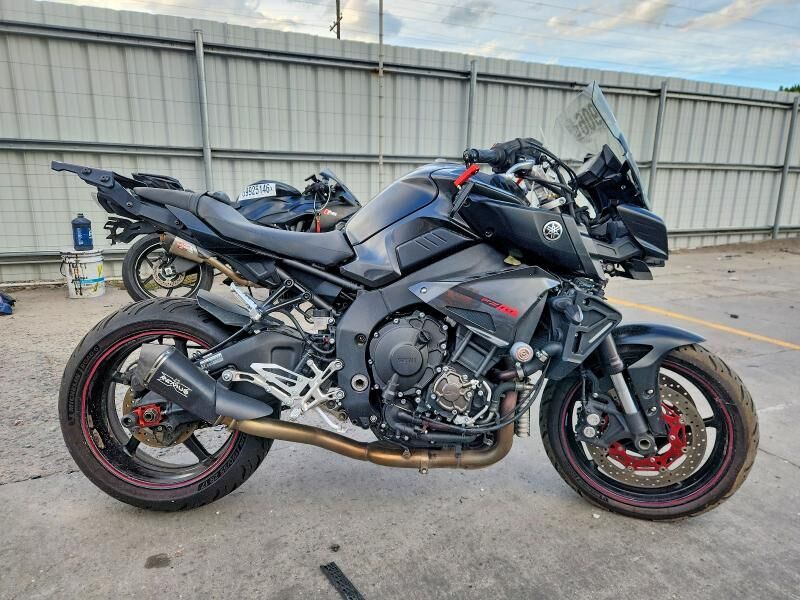 2017 YAMAHA FZ-10