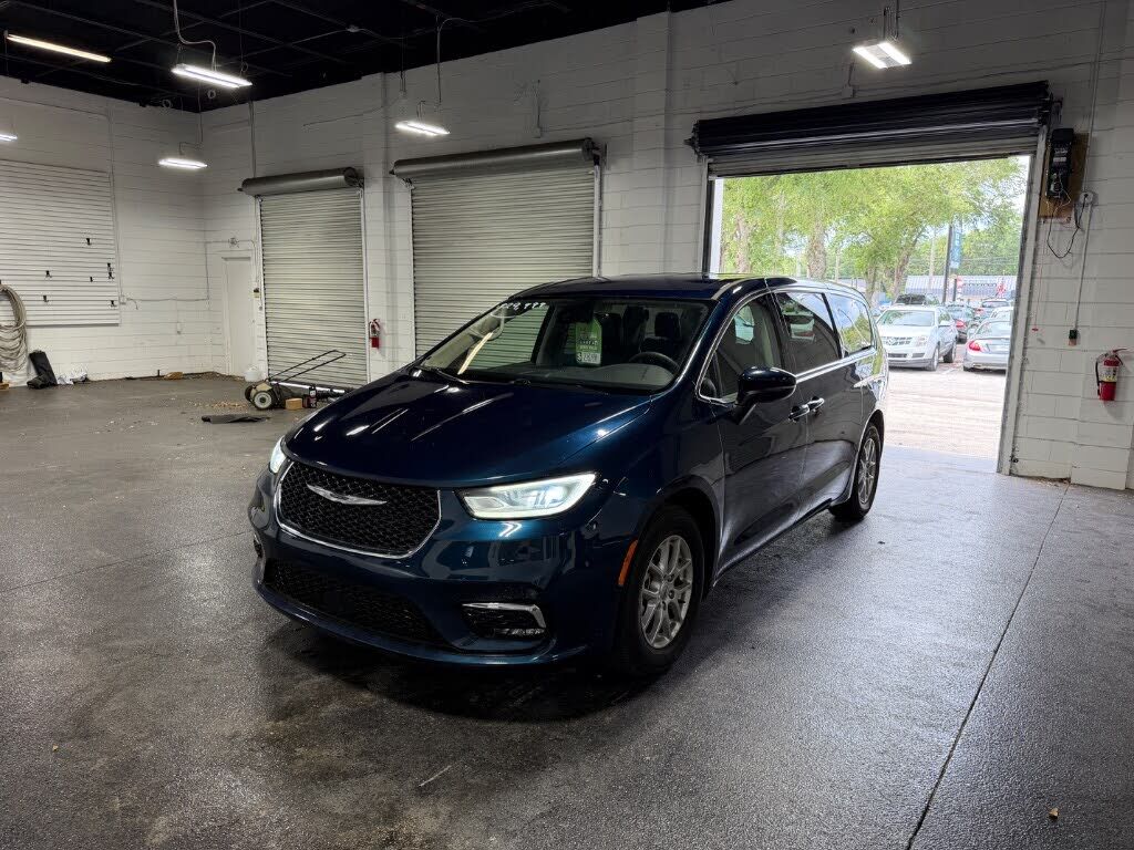2023 CHRYSLER Pacifica