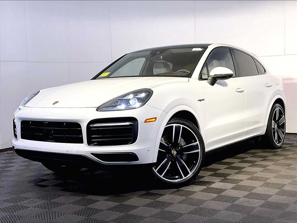 2023 PORSCHE Cayenne