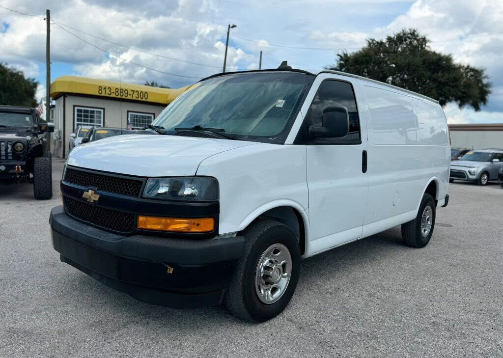 2020 CHEVROLET Express