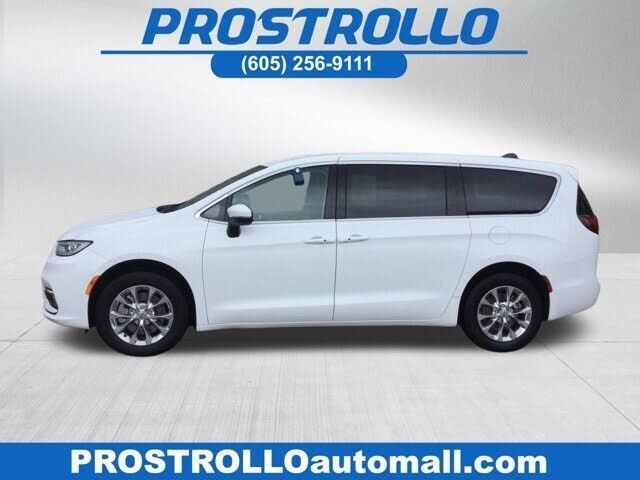 2023 CHRYSLER Pacifica