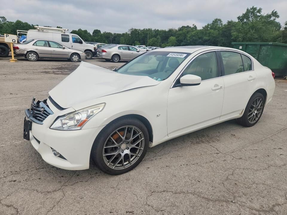 2015 INFINITI Q40