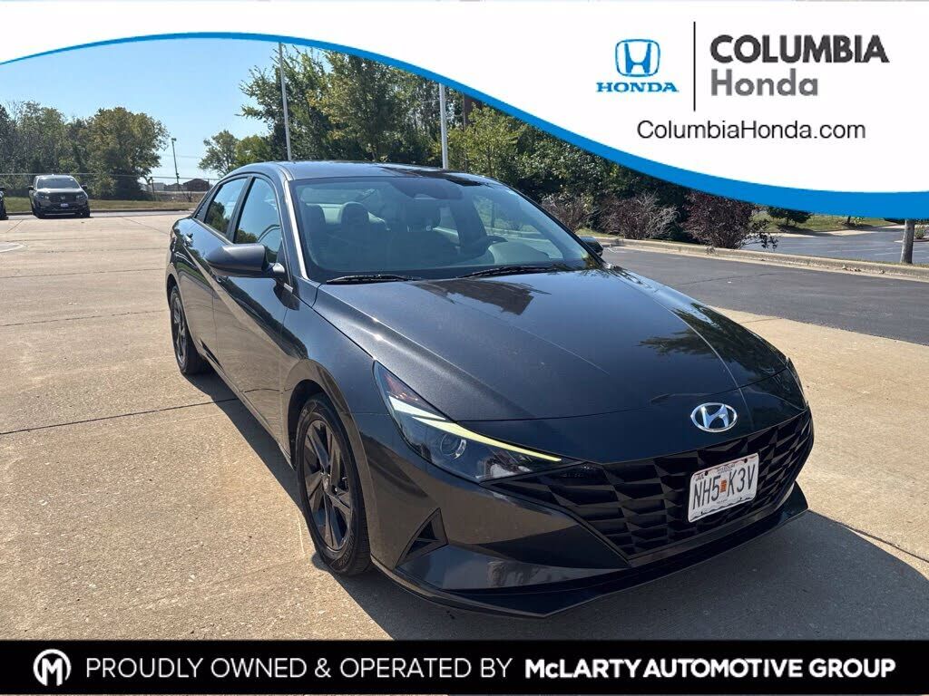 2022 HYUNDAI Elantra