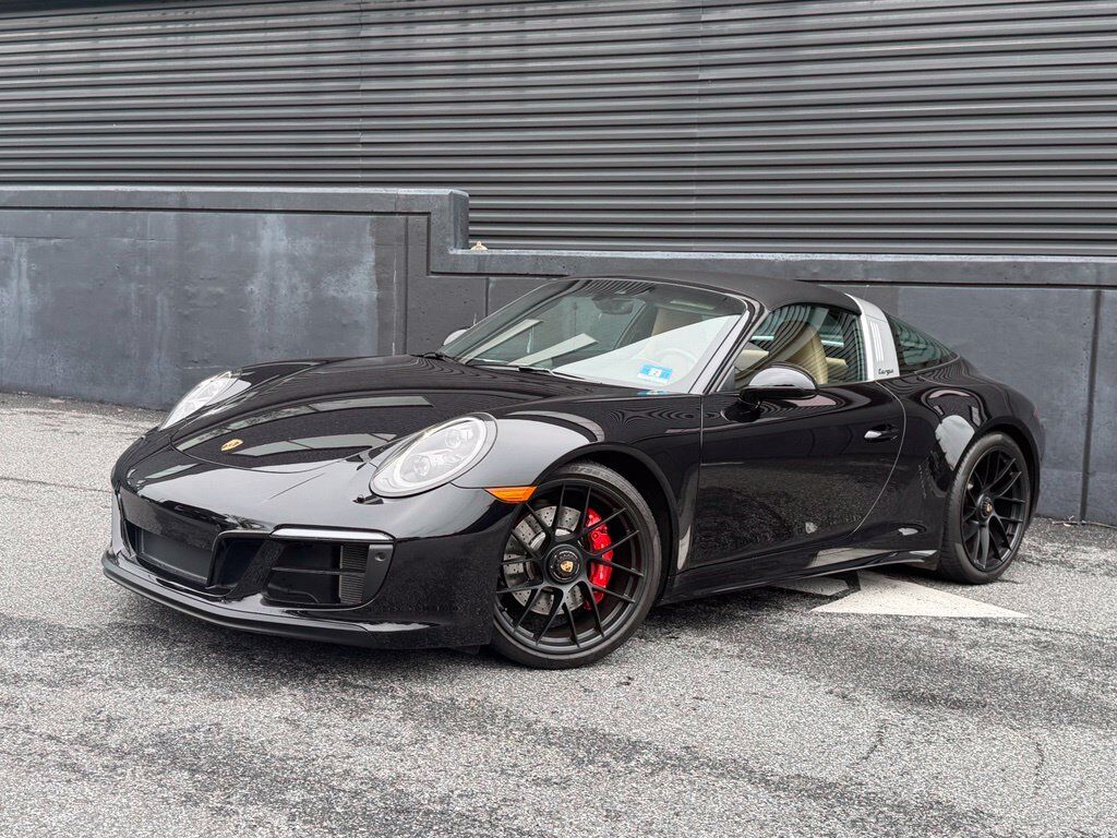 2018 PORSCHE 911
