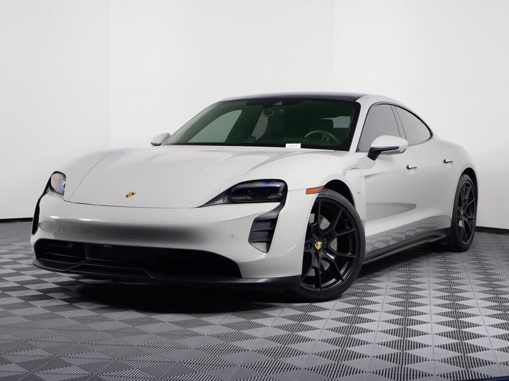 2024 PORSCHE Taycan