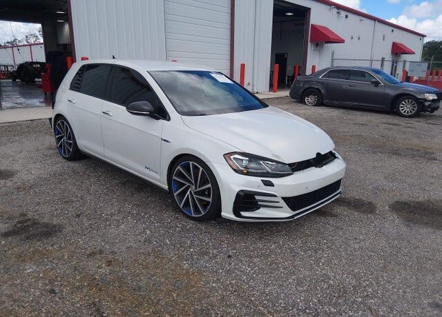 2018 VOLKSWAGEN Golf R