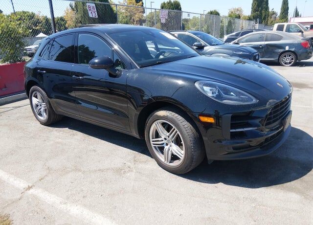 2020 PORSCHE Macan