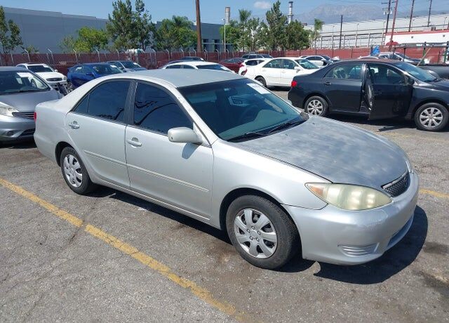 2005 TOYOTA Camry