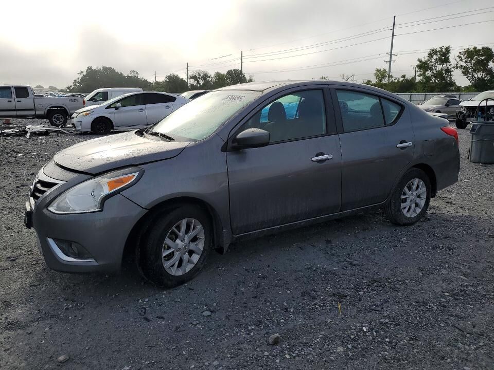 2016 NISSAN Versa
