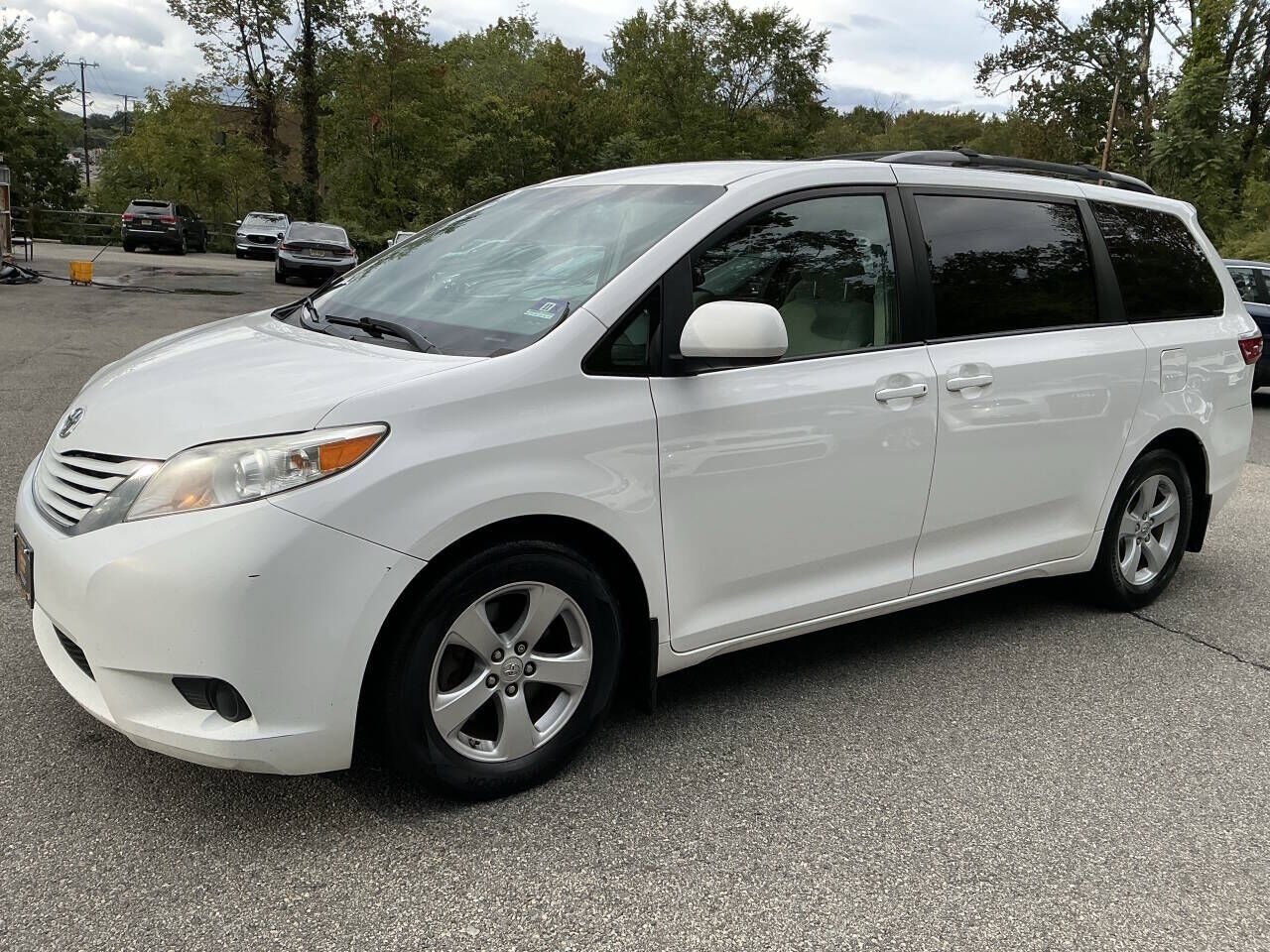 2017 TOYOTA Sienna