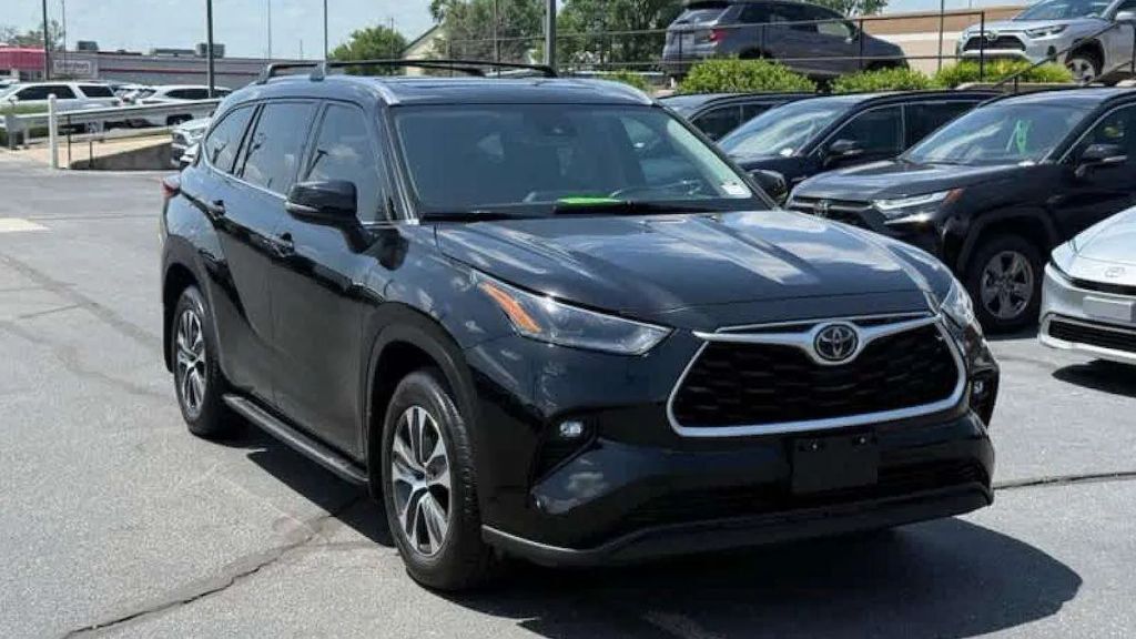 2021 TOYOTA Highlander