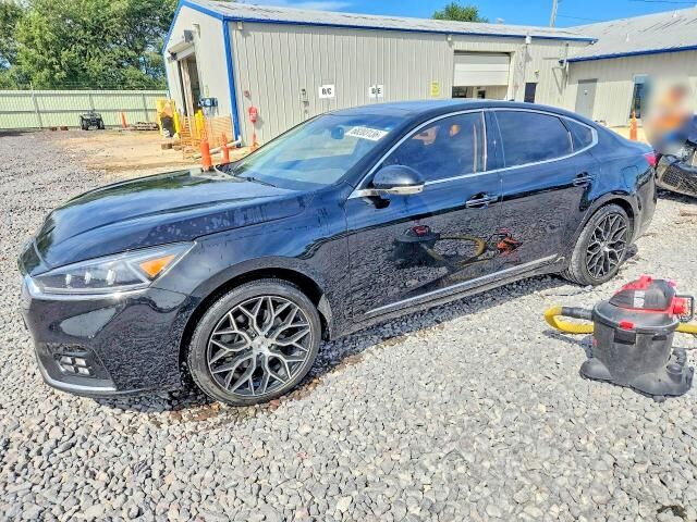 2017 KIA Cadenza
